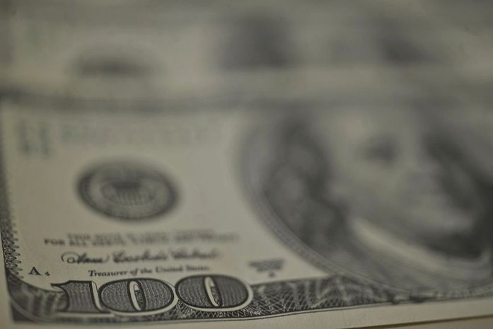 Dólar fecha a R$ 4,14, segundo maior valor desde Plano Real