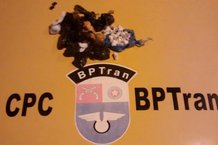 Maconha é encontrada com suspeito de tráfico de drogas é autuado