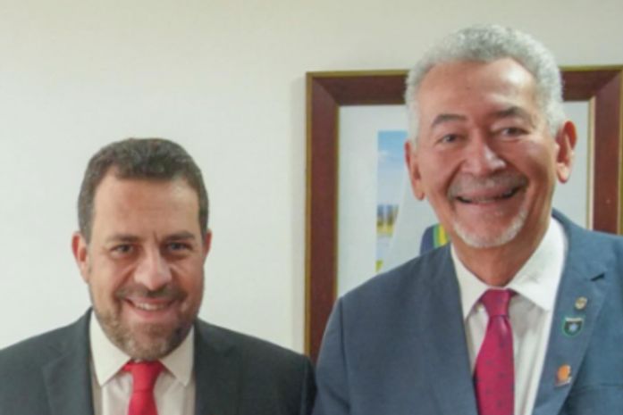 Ao lado de Boulos, Paulão participa de reunião com representantes do NEES