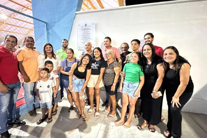 Prefeita Ziane Costa entrega duas quadras esportivas revitalizadas na zona rural de Delmiro Gouveia