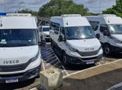 Prefeito Luciano Barbosa e deputado Daniel Barbosa realizam a doação de três “vans” para entidades sem fins lucrativos e Saúde de Arapiraca