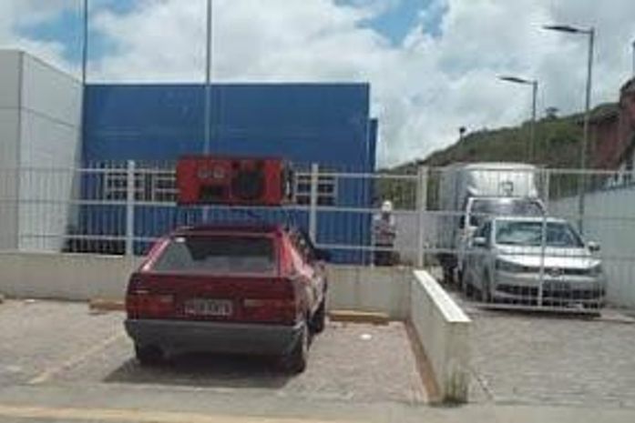 Justiça proíbe evento de transferência de domicílio eleitoral do ex-prefeito e manda apreender carro de som