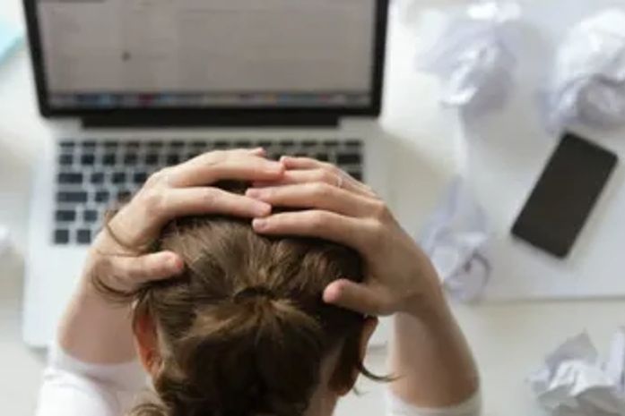 Aumento de afastamentos por adoecimento mental no trabalho avança e amplia risco de processos contra empresas