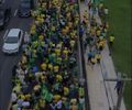 Ato "Fora Lula e Moraes" chama atenção para as diferenças entre esquerda e direita: nenhum vagabundo, só patriotas molhados
