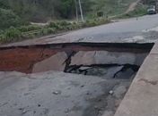 Vídeo: DNIT investiga causa de rompimento de ponte na BR-101; veja trechos interditados
