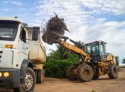 PREFEITURA DE ARAPIRACA RECOLHE 11 CAMINHÕES DE ENTULHOS POR DIA
