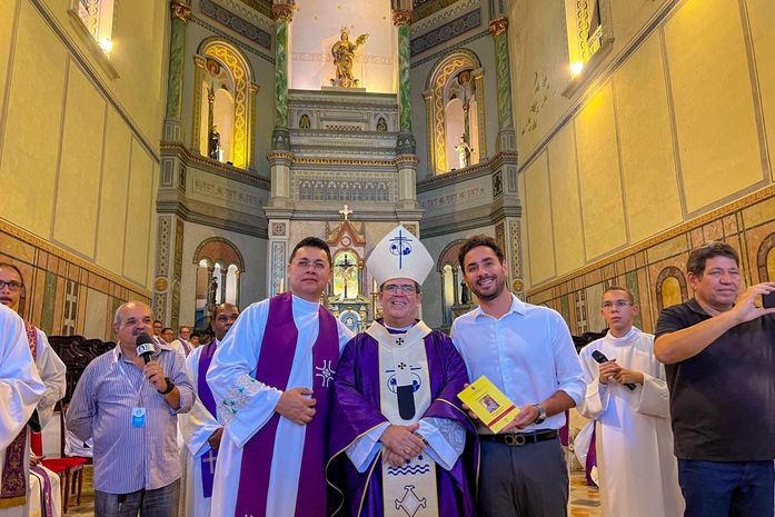 Prefeito eleito de Santana do Mundaú e vereadores participam de Celebração na Catedral Metropolitana