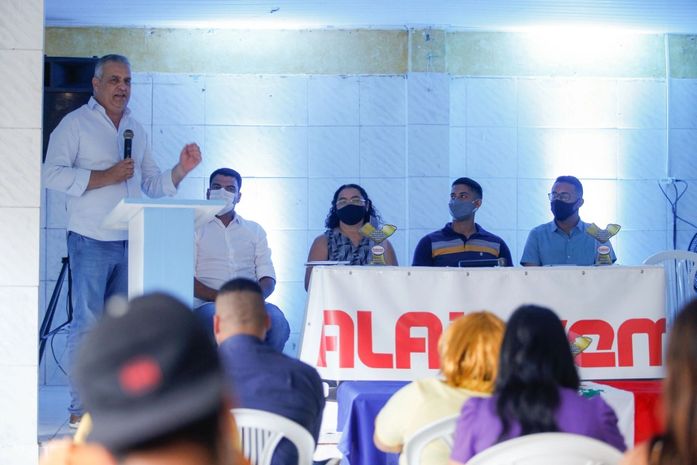 Alfredo Gaspar é agraciado com prêmio Embaixador da Juventude
