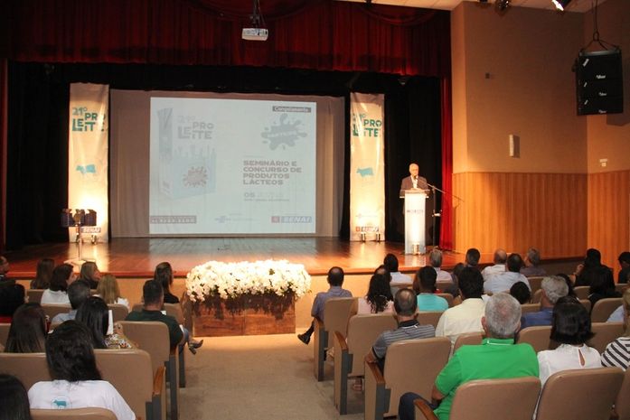 Teófilo participa do 21o Seminário e Concurso de Produtos Lácteo