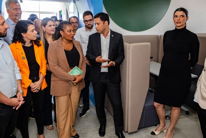 Vice-prefeito inaugura primeiro Parque Biblioteca bilíngue do Brasil, no Benedito Bentes