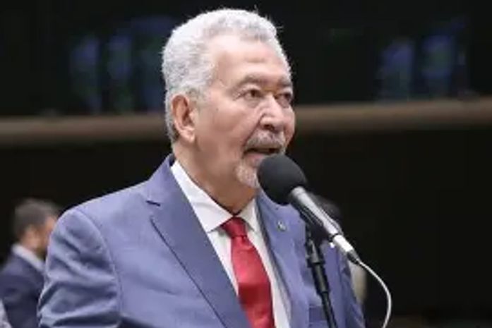 Por que grandes esquemas nacionais recebem blindagens políticas e mandatos populares, como o do Dep. Paulão podem ser desmontados em velocidade assustadora?