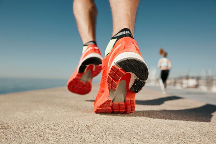 Vai correr 5 km ou 10 km? Ortopedista orienta como evitar lesões e chegar bem à prova