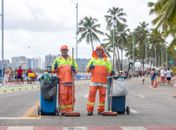 Reforço nos serviços de limpeza continua neste fim de semana de prévias do Carnaval
