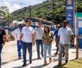 Vice-prefeito e titular da Seminfra visita etapa final de obras em praças centenárias de Fernão Velho