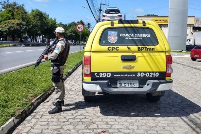 PM tem atuado diariamente para garantir a segurança da população e cumprir o estabelecido no decreto emergencial