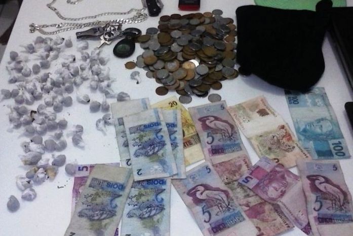 Material apreendido com trio