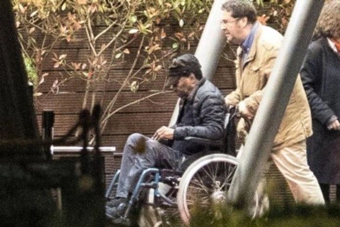 Pelé envelheceu e Edson Arantes do Nascimento está em depressão.