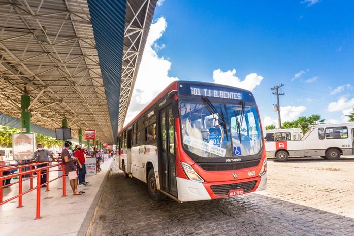 Ônibus Benedito Bentes