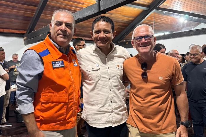 Defesa Civil homenageia secretário Júlio Cezar por sua atuação e trajetória pública