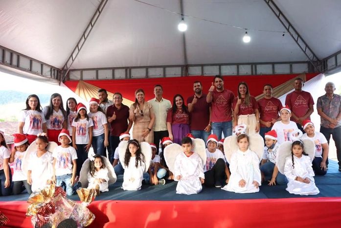 Prefeitura de Santana do Mundaú leva ‘Vivendo a Magia do Natal’ para a Munguba