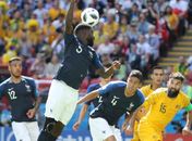 França vence Austrália em jogo marcado pelo uso da tecnologia