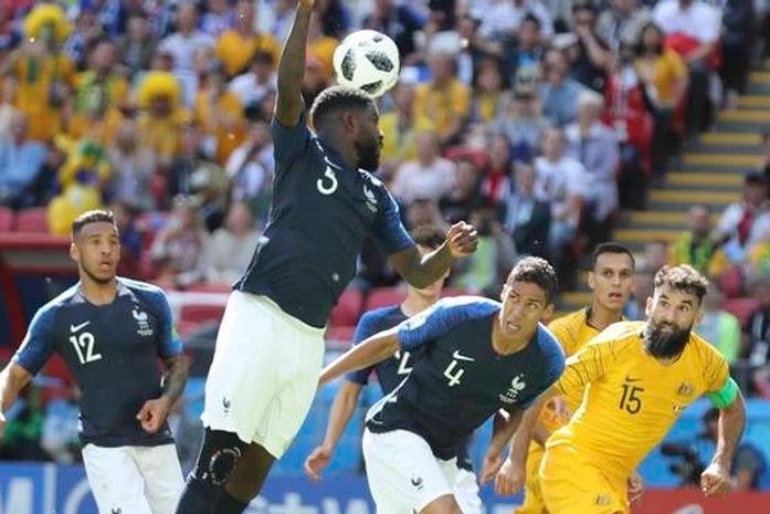 França vence Austrália em jogo marcado pelo uso da tecnologia