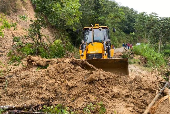Prefeitura de Santana do Mundaú intensifica recuperação de estradas após fortes chuvas
