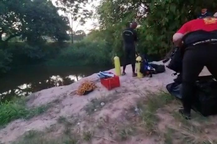 Corpo de homem é encontrado em rio localizado dentro de usina na parte alta de Maceió