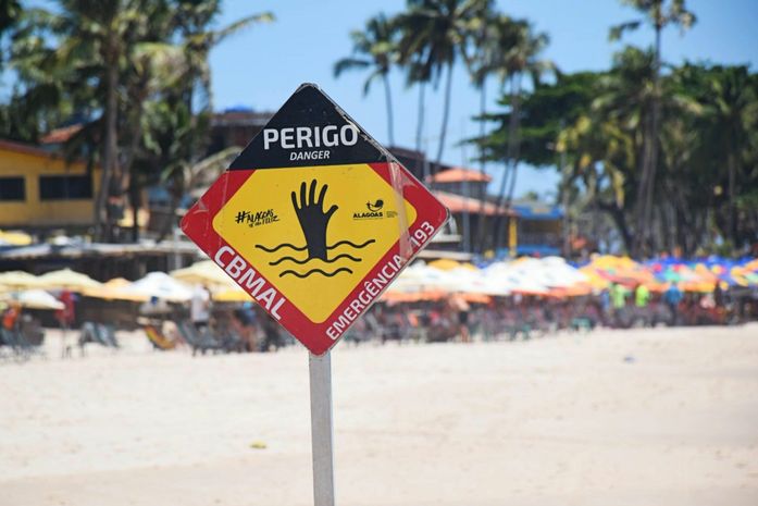 Turista de São Paulo é resgatado após se afogar na Praia da Sereia