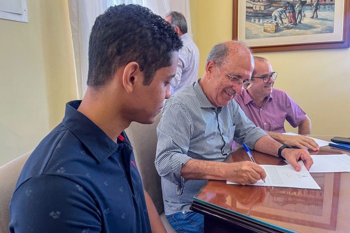 Prefeito Ronaldo Lopes empossa aprovados para o cargo de Monitor de Transporte Escolar