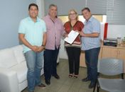 Prefeito George Clemente recebe proposta do PCCV dos servidores municipais