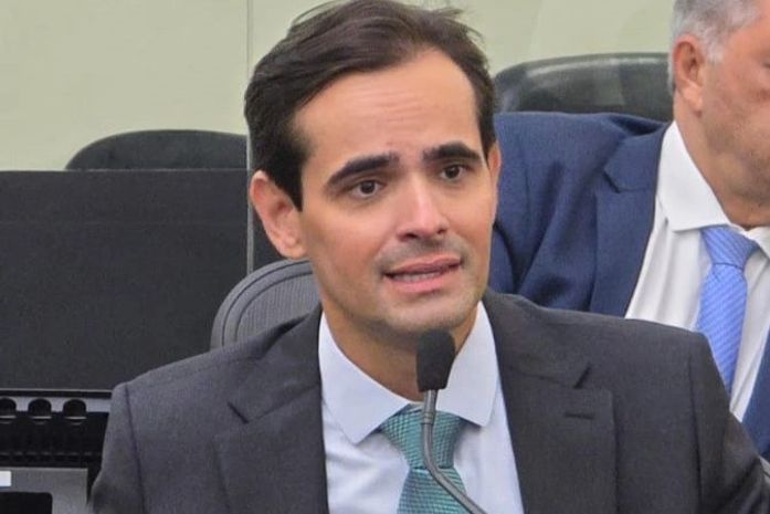 Lelo Maia lembra pais e responsáveis sobre riscos da internet para crianças e adolescentes