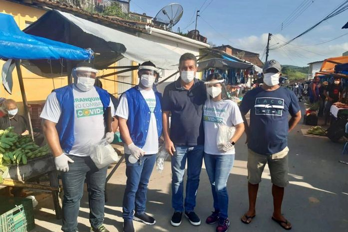Saúde de Branquinha intensifica ações de enfrentamento à Covid-19 e realiza mutirão de conscientização na feira livre