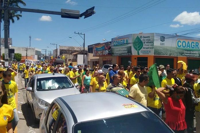 Manifestação de protesto Anti-Dilma é realizada de forma pacifica em Arapiraca