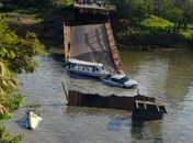 Veículos caem em rio após ponte desabar na BR-319, no AM; três pessoas morreram