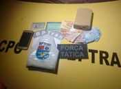Após abordagem policial, jovem é preso com meia barra de maconha na parte alta