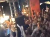 Festa com aglomeração na praia do Francês