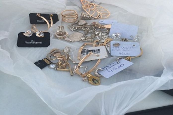 Polícia recupera parte de produtos roubados de joalheria