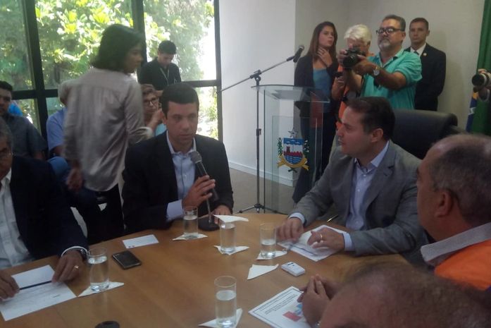 Reunião foi realizada nesta segunda-feira (22) no Palácio, em Maceió