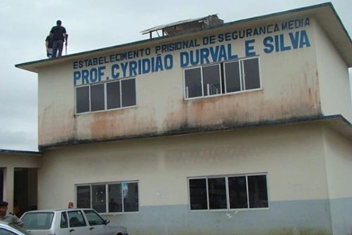 Jovem foi flagrada ao tentar entrar com celular na vagina