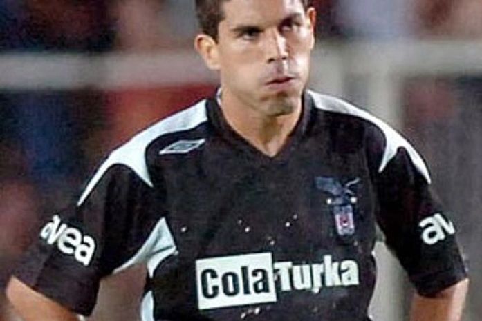 Ricardinho se aposenta e é anunciado como técnico do Paraná