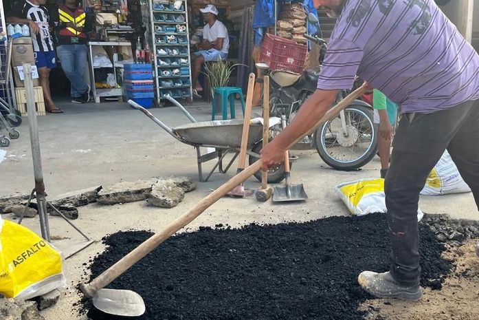 Prefeitura de Santana do Mundaú intensifica operação tapa-buracos com aquisição de asfalto frio