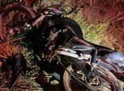 Acidente entre moto e ônibus escolar deixa jovem com perna decepada na BR-416, no interior de AL