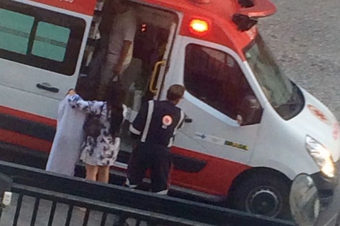 Moradores recebendo atendimento do Samu