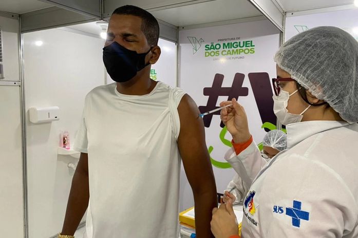 Secretaria Municipal de Saúde informa sobre vacinação contra a Covid-19