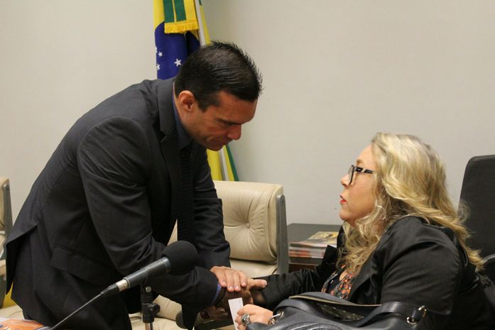 Máfia e vício: Rosinha rejeita projeto que regulamenta jogos de azar