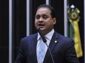 Criador da medida que desfigurou o pacote anticorrupção é agredido em Brasília
