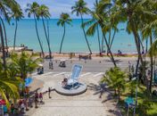 Cadeira gigante faz sucesso na internet e Maceió dispara em buscas no google