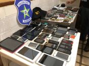 Policiais apreendem diversos aparelhos celulares em residência no Sertão após denúncia