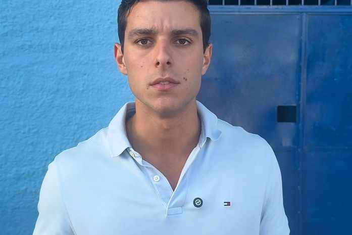 Caio Bebeto denuncia condições precárias e medo de perseguição em escola estadual